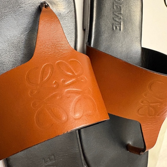 Loewe Anagram Flip Sandal - 37 - good condition with worn soles - Picture 3 of 6